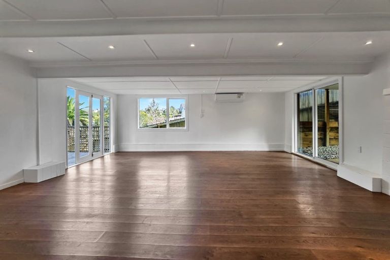 Photo of property in 11 Sycamore Drive, Sunnynook, Auckland, 0620