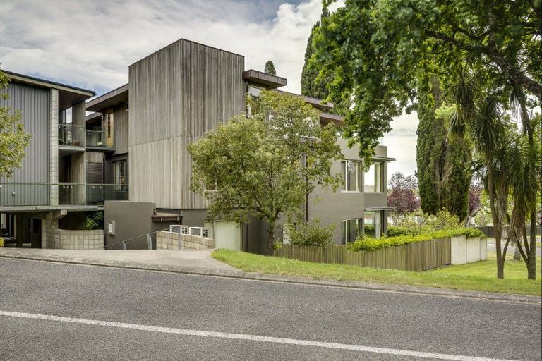 Photo of property in 6/5 Tanner Street, Havelock North, 4130