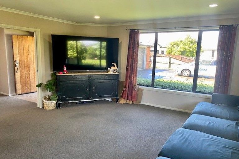 Photo of property in 1 Kingsbury Court, Rototuna North, Hamilton, 3210