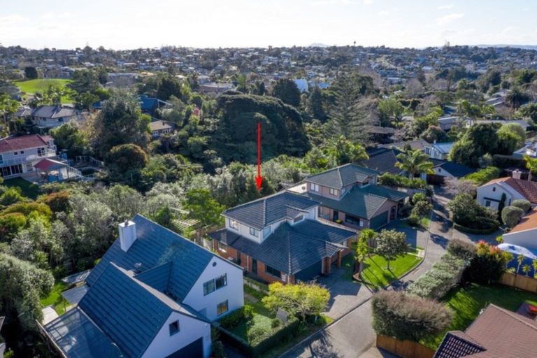 Photo of property in 15 Renlee Place, Shelly Park, Auckland, 2014