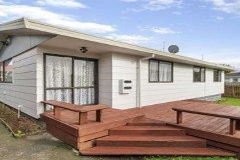 Photo of property in 2/61 Redcrest Avenue, Red Hill, Papakura, 2110