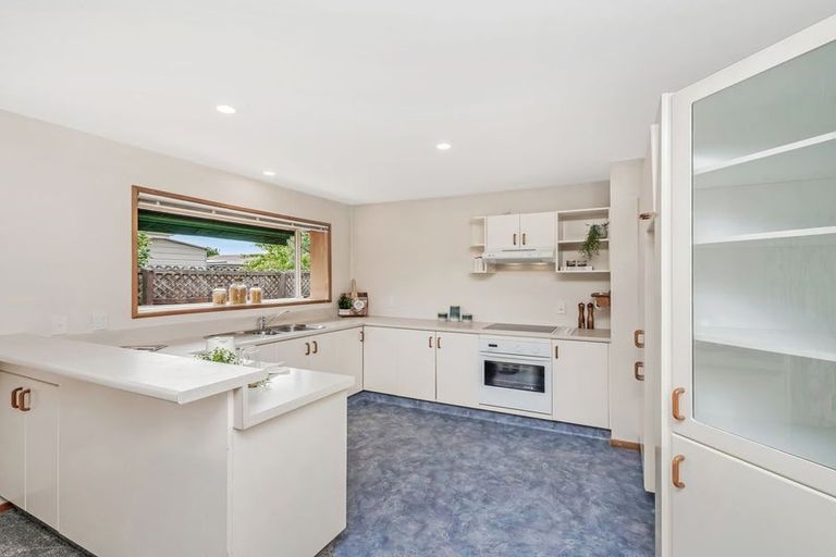 Photo of property in 2/128 Yaldhurst Road, Sockburn, Christchurch, 8042