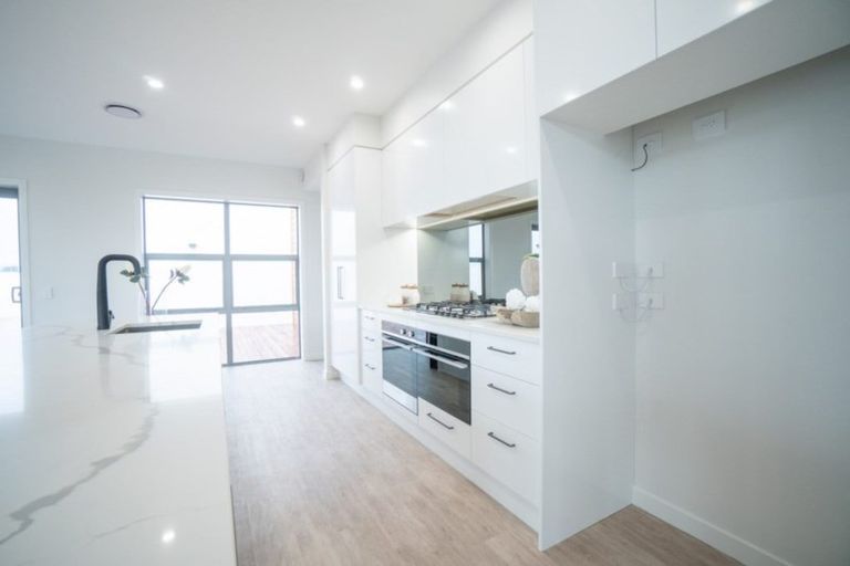 Photo of property in 9 Loveston Lane, Kelvin Grove, Palmerston North, 4470