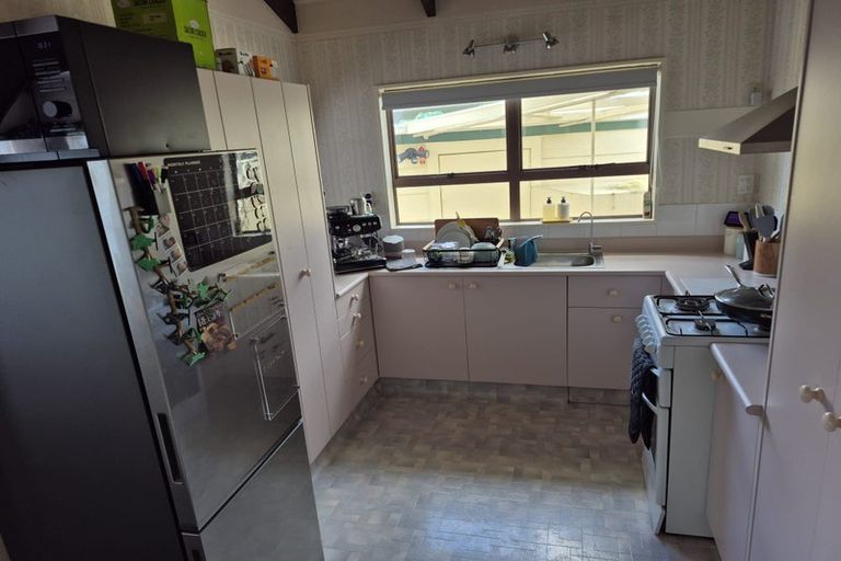 Photo of property in 17a Cecil Place, Cloverlea, Palmerston North, 4412