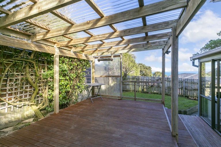 Photo of property in 32 Frobisher Street, Island Bay, Wellington, 6023