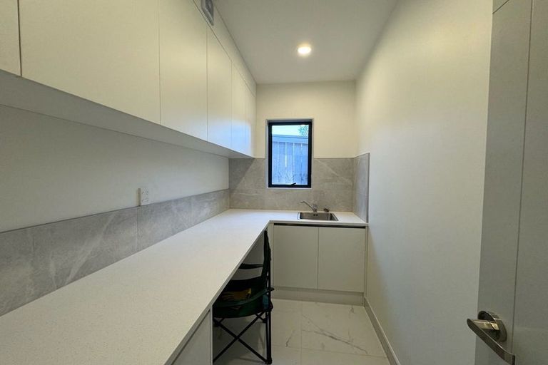 Photo of property in 14a Grove Lane, Pakuranga, Auckland, 2010