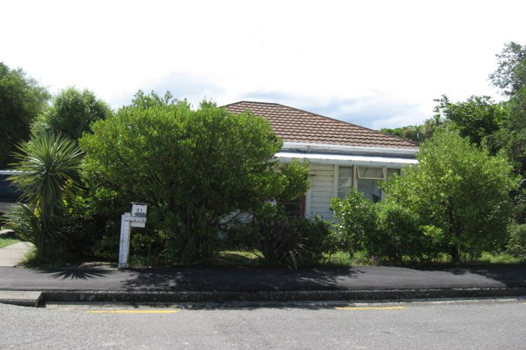 Photo of property in 21 Flavell Street, Heathcote Valley, Christchurch, 8022