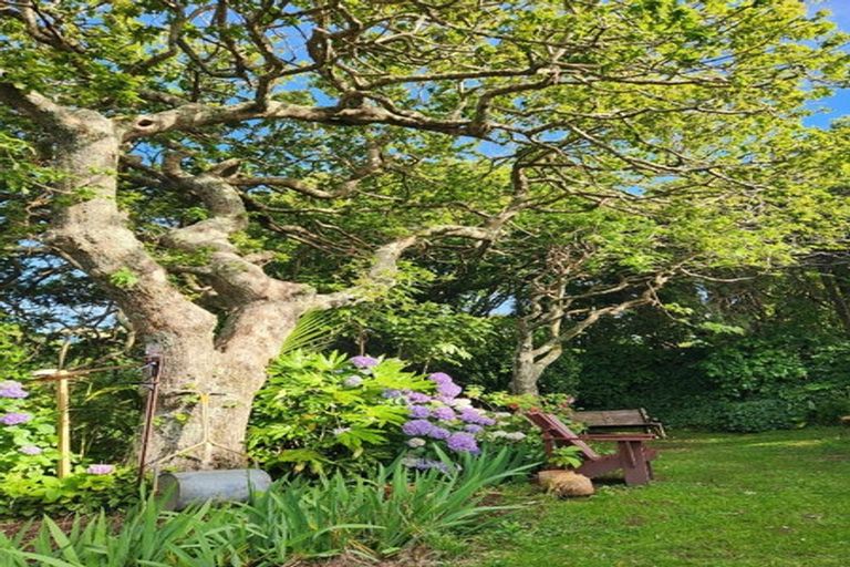 Photo of property in 2 Homewood Crescent, Karori, Wellington, 6012