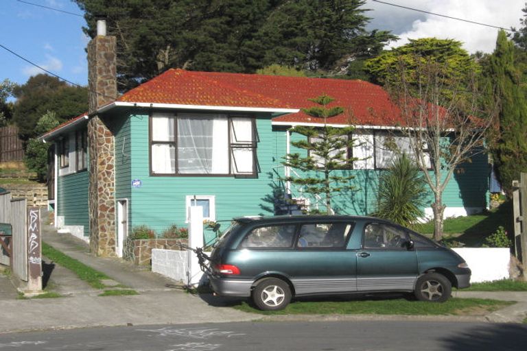 Photo of property in 23 Worcester Place, Cannons Creek, Porirua, 5024