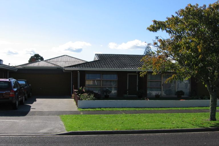 Photo of property in 2/41 Fairview Road, Papatoetoe, Auckland, 2025