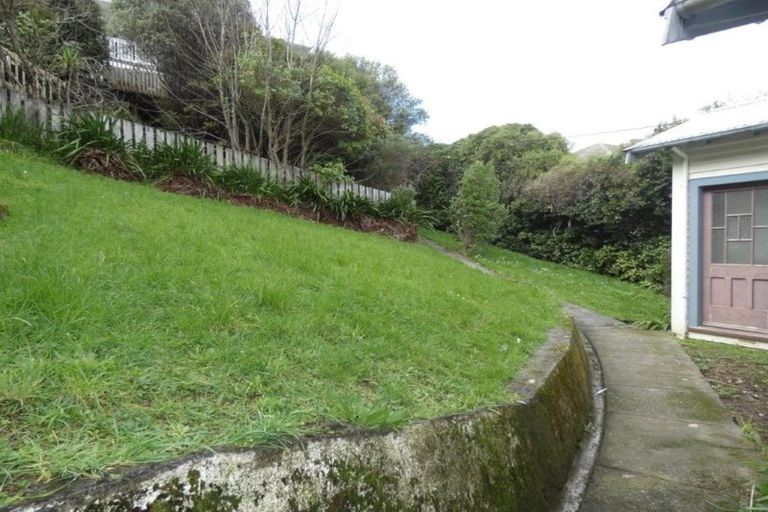 Photo of property in 27a Sydenham Street, Northland, Wellington, 6012