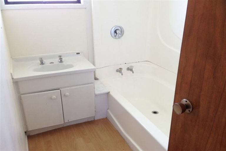 Photo of property in 195 Mahia Road, Wattle Downs, Auckland, 2103