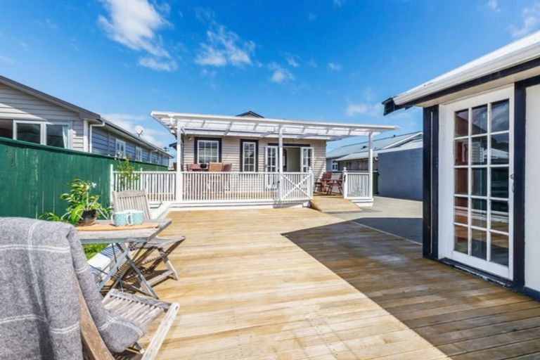 Photo of property in 19 Pilmuir Street, Hutt Central, Lower Hutt, 5010