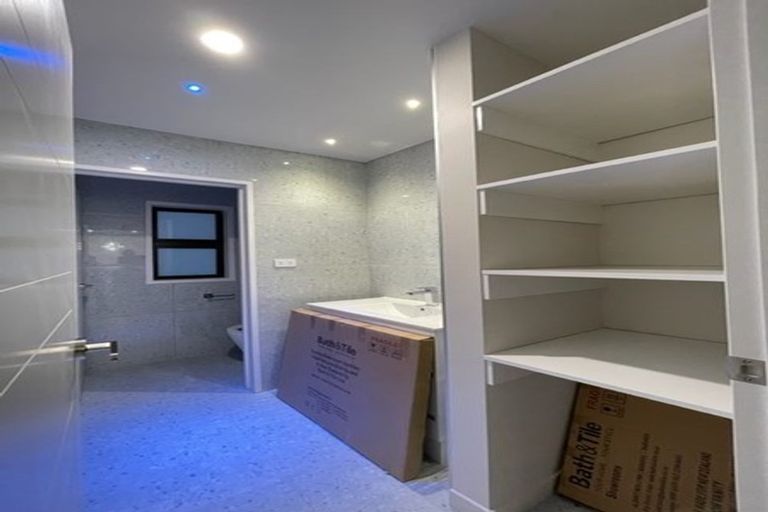 Photo of property in 128b Hutchinsons Road, Bucklands Beach, Auckland, 2014