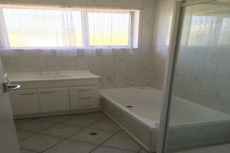 Photo of property in 27 Charnwood Crescent, Bishopdale, Christchurch, 8051