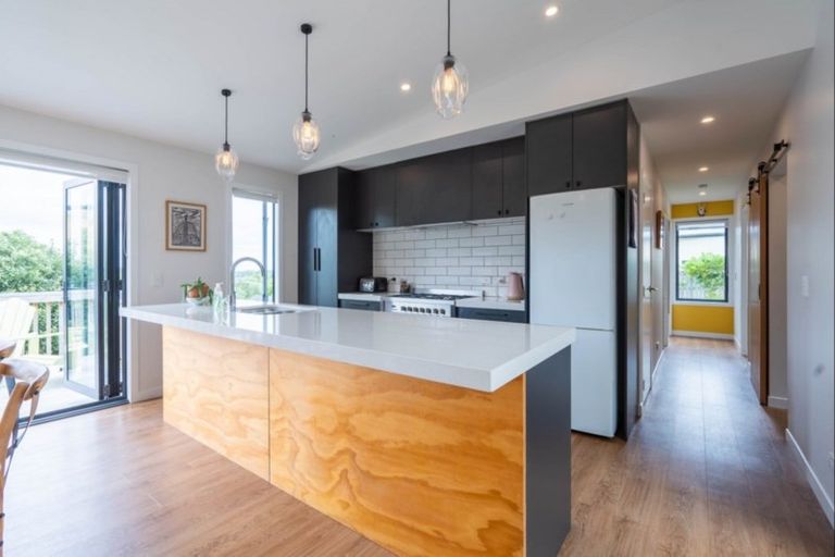 Photo of property in 9 Tauhou Place, Waikanae, 5036