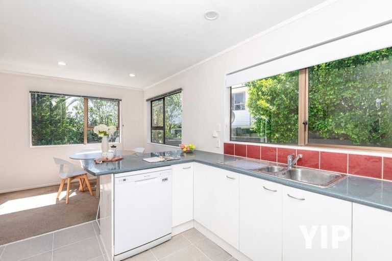 Photo of property in 81 Stewart Drive, Newlands, Wellington, 6037