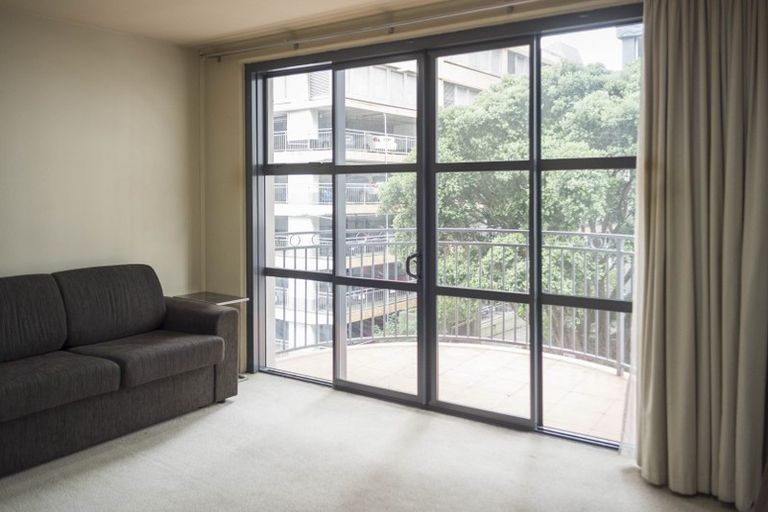 Photo of property in Atrium Apartments, 2c/154 The Terrace, Wellington Central, Wellington, 6011