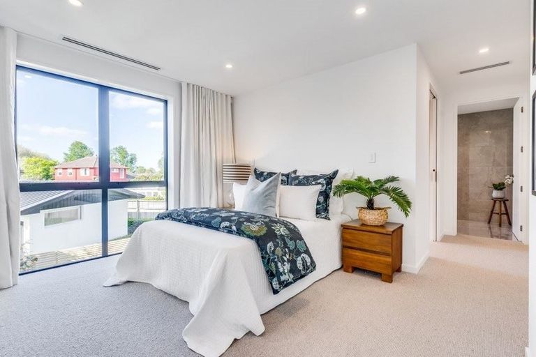 Photo of property in 12c Memorial Avenue, Ilam, Christchurch, 8053