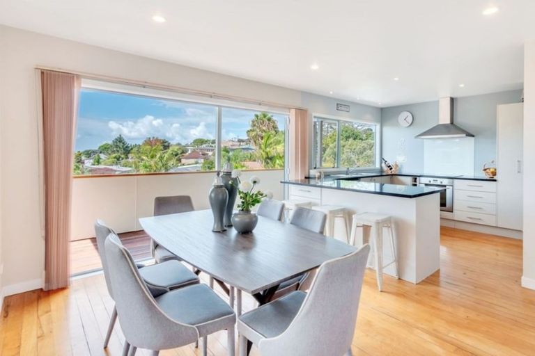 Photo of property in 7 Rossmore Terrace, Murrays Bay, Auckland, 0630