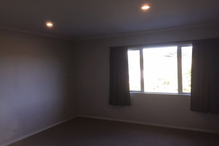 Photo of property in 16 Mckinley Road, Sunnyvale, Auckland, 0612