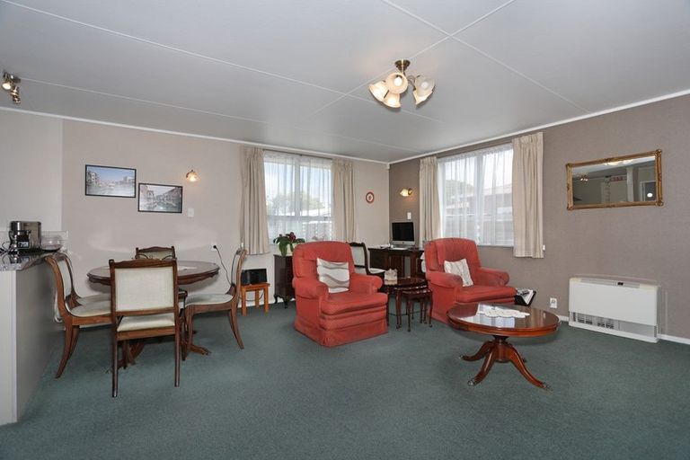 Photo of property in 5 Oxford Street, Marton, 4710