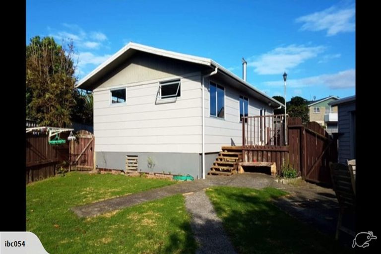 Photo of property in 44 Glamis Avenue, Bell Block, New Plymouth, 4312
