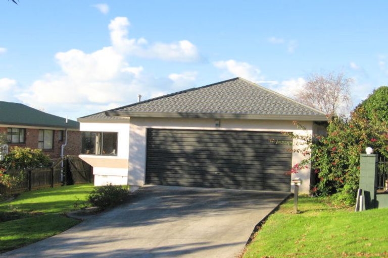 Photo of property in 3/4 Rakaia Rise, Clover Park, Auckland, 2019