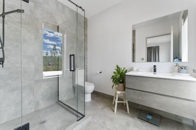 Photo of property in 5 Monaco Drive, Cromwell, 9384