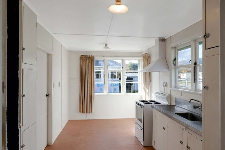 Photo of property in 17 Fisk Street, Naenae, Lower Hutt, 5011