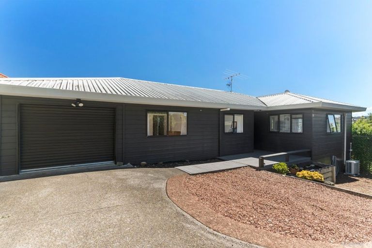 Photo of property in 2/39 Browns Bay Road, Browns Bay, Auckland, 0630