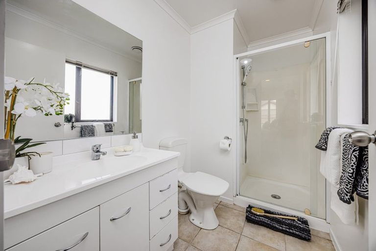 Photo of property in 329 Mahia Road, Weymouth, Auckland, 2103