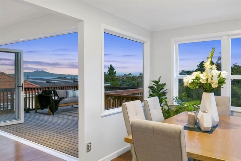 Photo of property in 28 Peter Terrace, Castor Bay, Auckland, 0620
