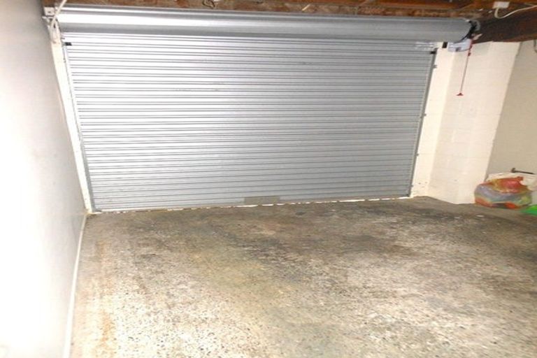 Photo of property in 42 Edgeworth Road, Glenfield, Auckland, 0629