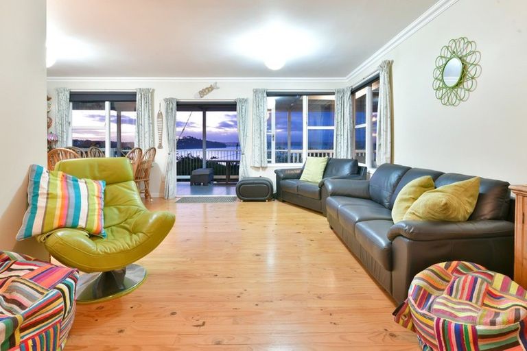 Photo of property in 135 Stanmore Bay Road, Stanmore Bay, Whangaparaoa, 0932