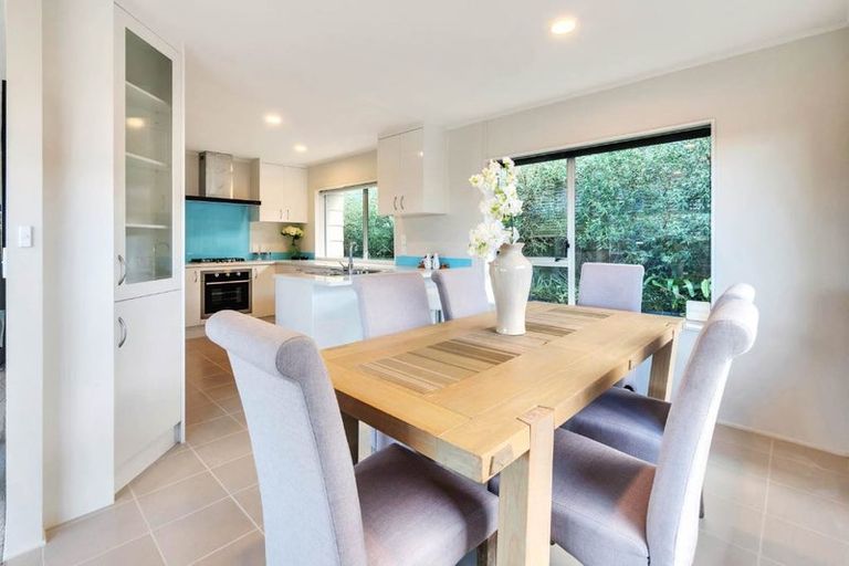 Photo of property in 2/78a Onewa Road, Northcote Point, Auckland, 0627