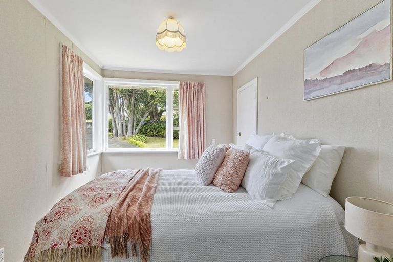 Photo of property in 24 Larsen Crescent, Tawa, Wellington, 5028