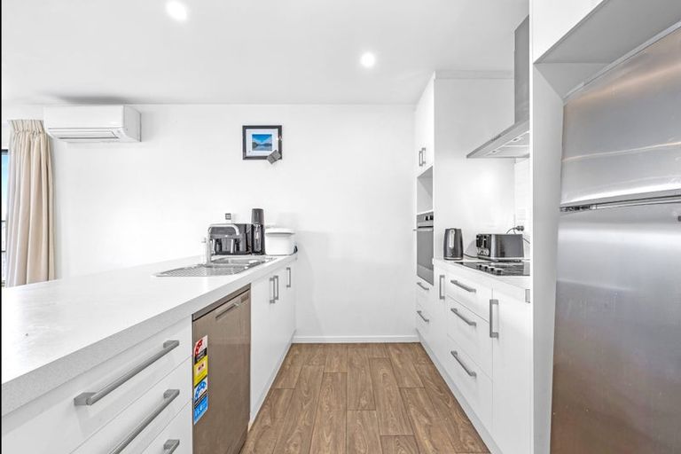 Photo of property in 1 Robalan Close, Halswell, Christchurch, 8025