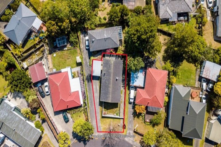 Photo of property in 1/11 Cassia Place, Sunnynook, Auckland, 0620