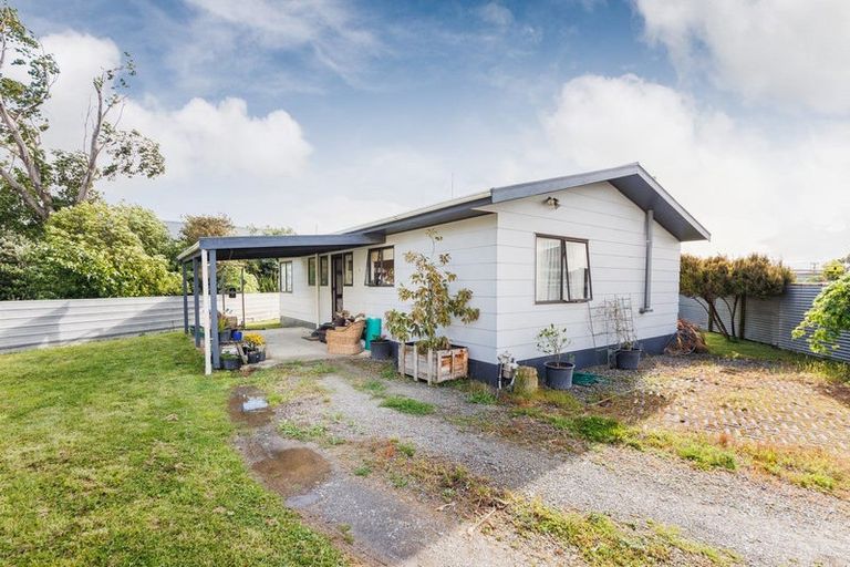 Photo of property in 62 Kaimanawa Street, Kelvin Grove, Palmerston North, 4414