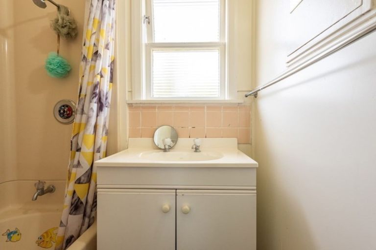 Photo of property in 64 Kapiti Road, Paraparaumu, 5032