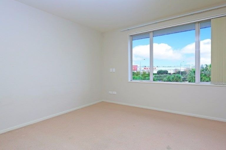 Photo of property in 48 Haven Drive, East Tamaki, Auckland, 2013