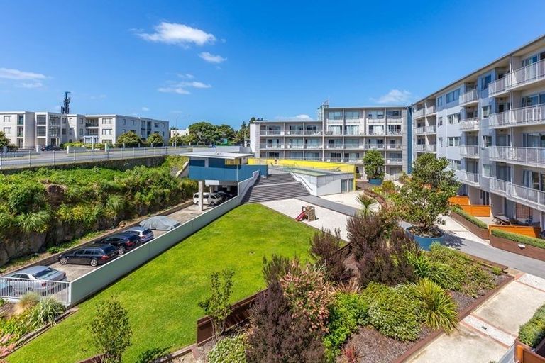 Photo of property in Shoal Haven Apartments, 112a/130 Anzac Street, Takapuna, Auckland, 0622