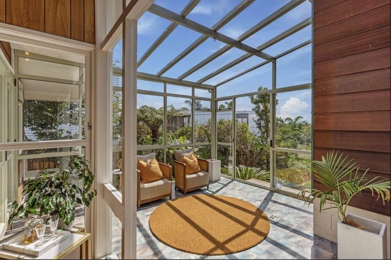 Photo of property in 69 Potter Avenue, Northcote, Auckland, 0627