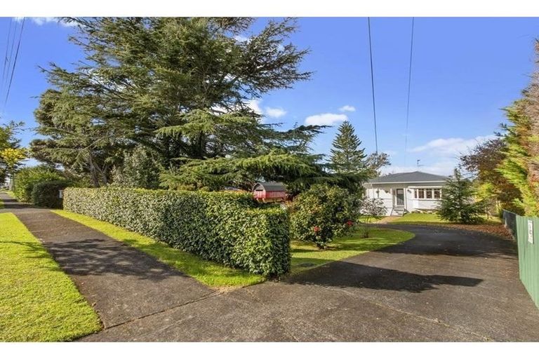 Photo of property in 27 Wattle Street, New Lynn, Auckland, 0600
