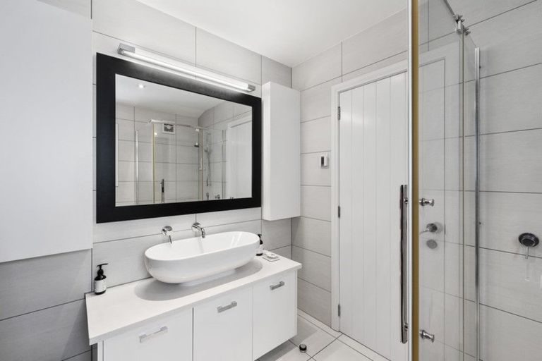 Photo of property in 37a Peter Terrace, Castor Bay, Auckland, 0620