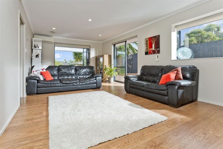 Photo of property in 21a Cliff Road, Torbay, Auckland, 0630