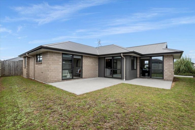 Photo of property in 225 Te Okuroa Drive, Papamoa, 3118