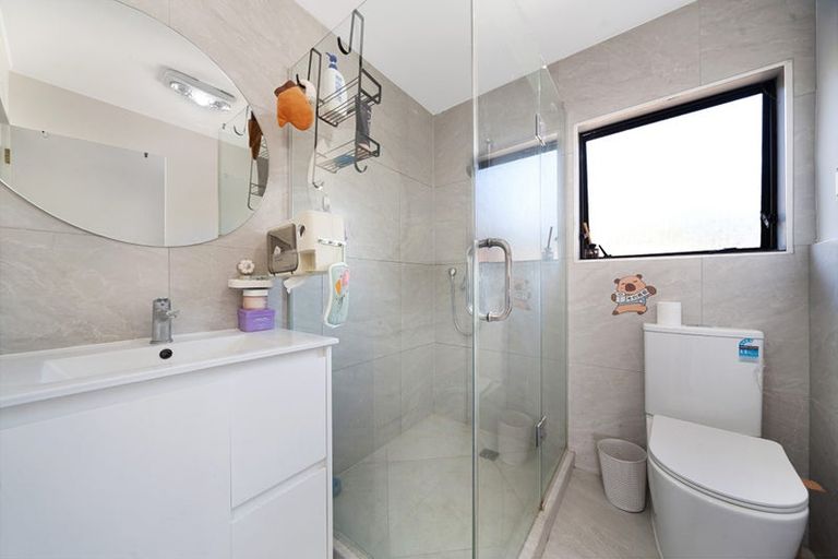 Photo of property in 1/76 Chilcott Road, Henderson, Auckland, 0612