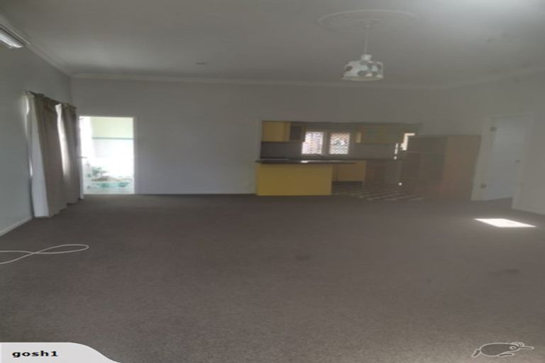 Photo of property in 8b Waimana Road, Conifer Grove, Takanini, 2112